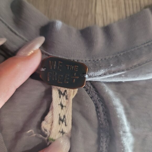 We The Free Light Blue Short-Sleeve V-Neck Tee shirt burn out tee medium - Picture 4 of 4